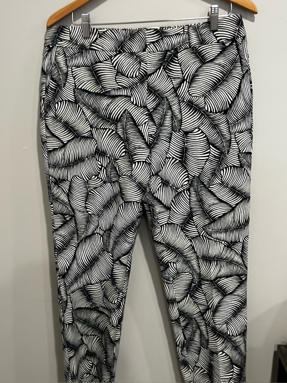 Ann Taylor palm leaf abstract pant womens 10 navy white cruisewear beach
